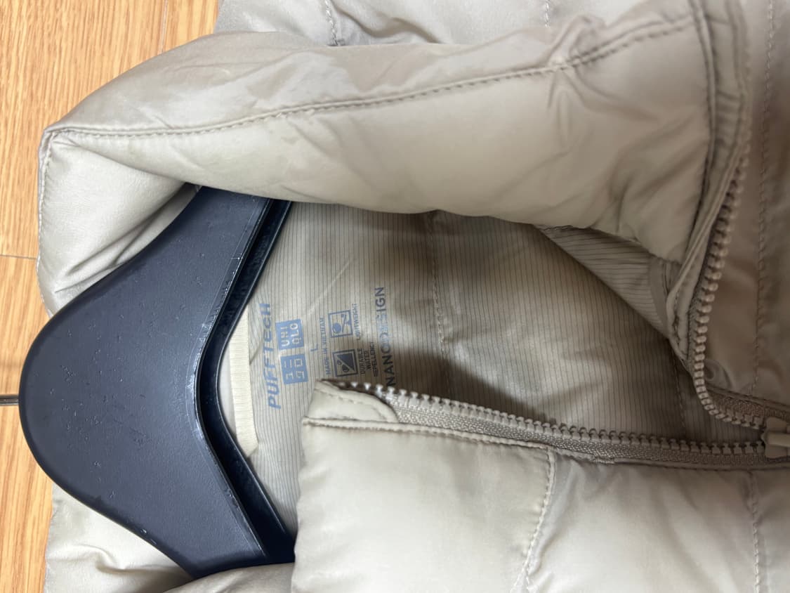 유니클로 퍼프테크 재킷 경량패딩 베이지 L 상품이미지2