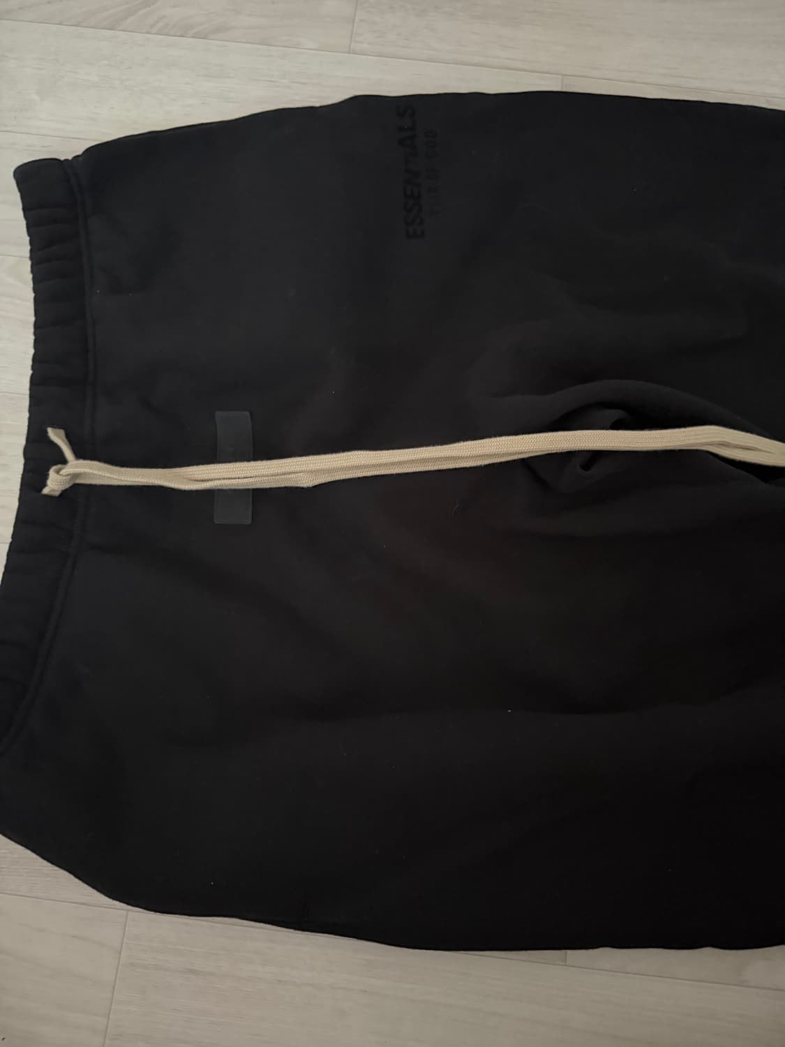 에센셜 스웨트팬츠 블랙 24ss 상품이미지4