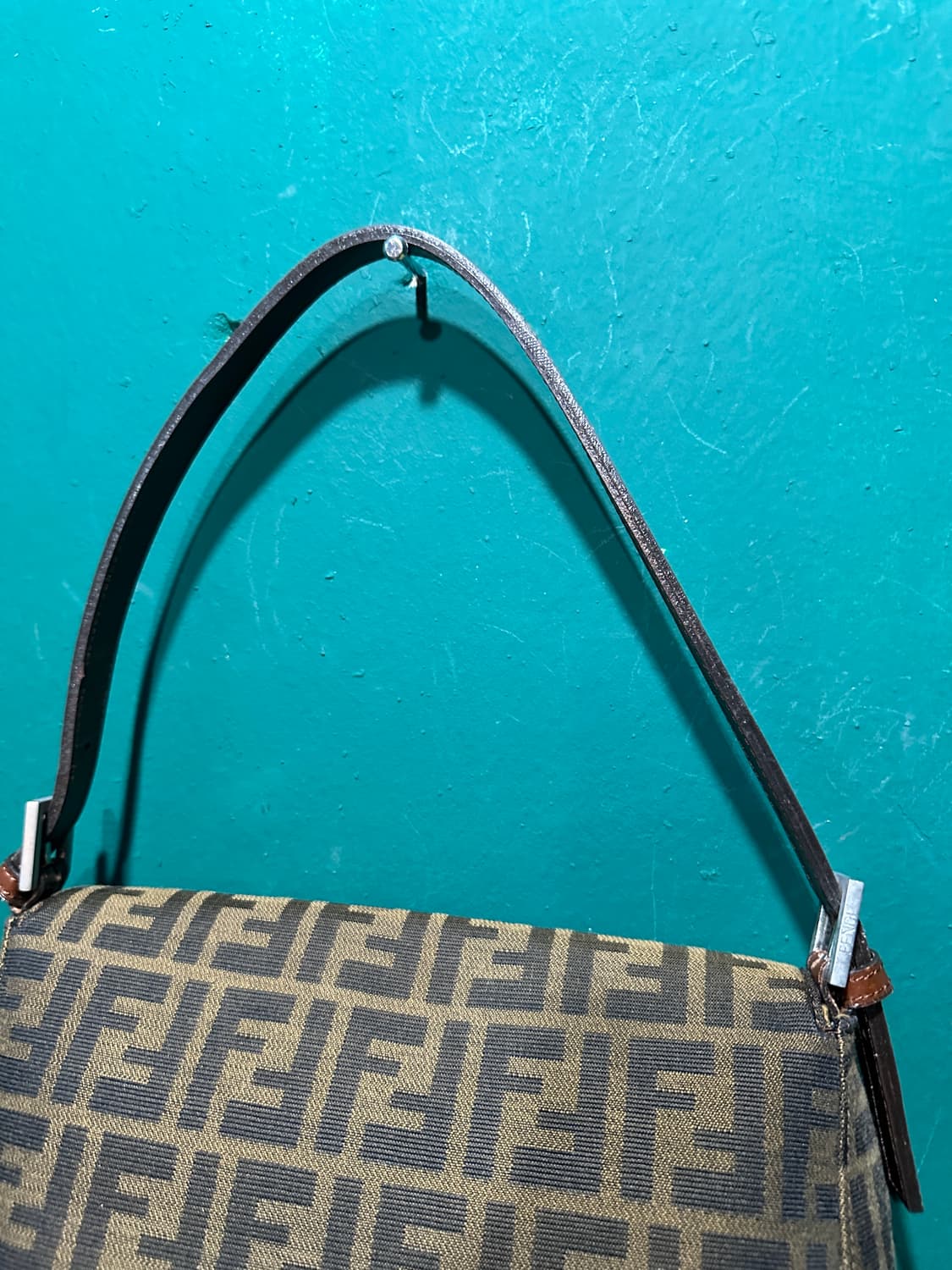 펜디 주카 바게트백 상품이미지9