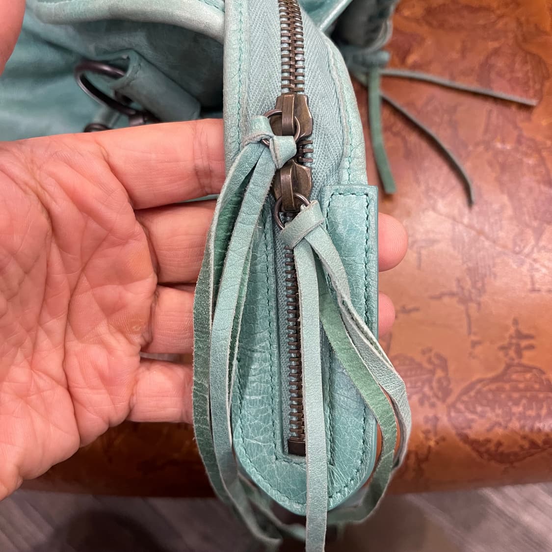 발렌시아가 모터백 상품이미지6