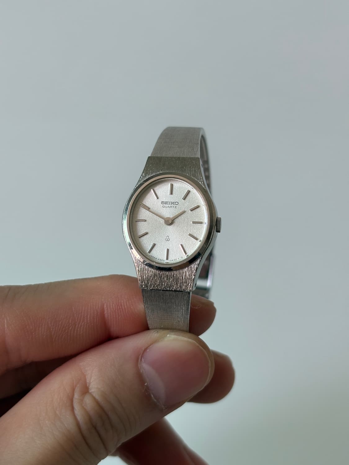 1980s Texture Oval Bracelet Ladies Quart 상품이미지3