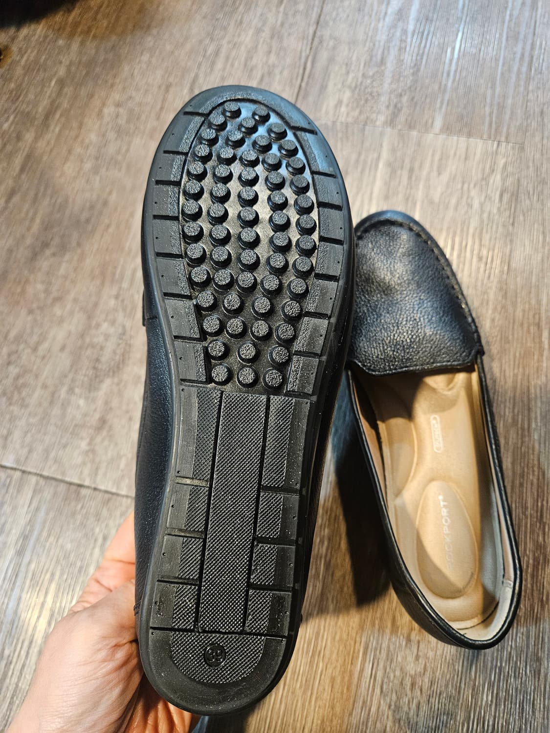 락포트 컴포트 블랙 로퍼 여성화 상품이미지4