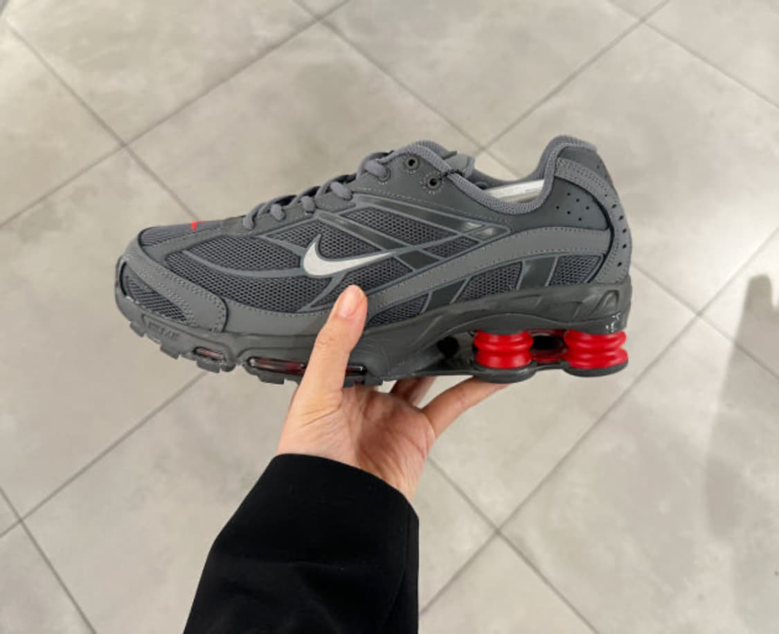 나이키 샥스 라이드2 스모크 그레이 레드 상품이미지1