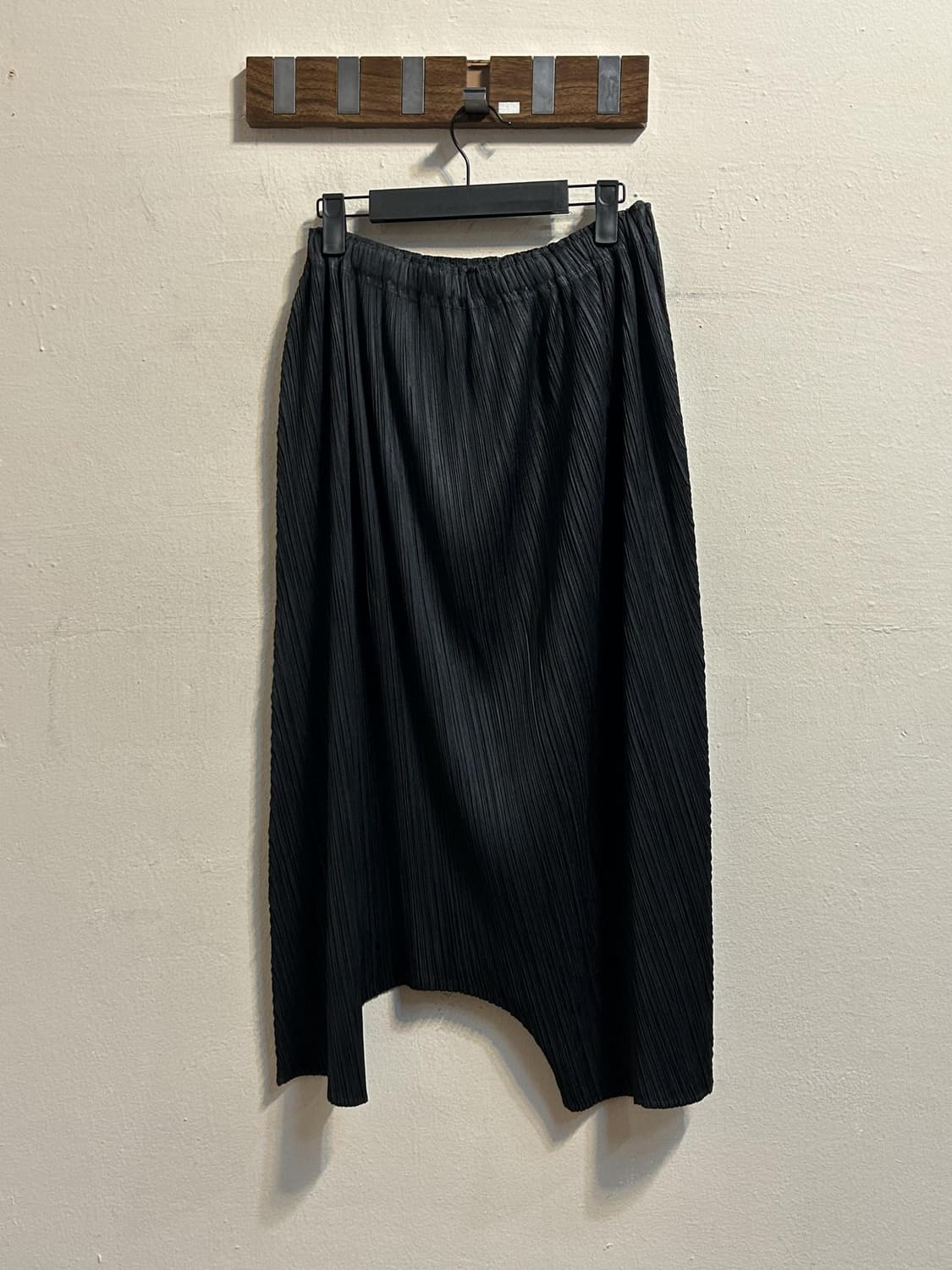 Pleats Please 이세이미야케 드레이프 플리츠 팬츠 상품이미지4