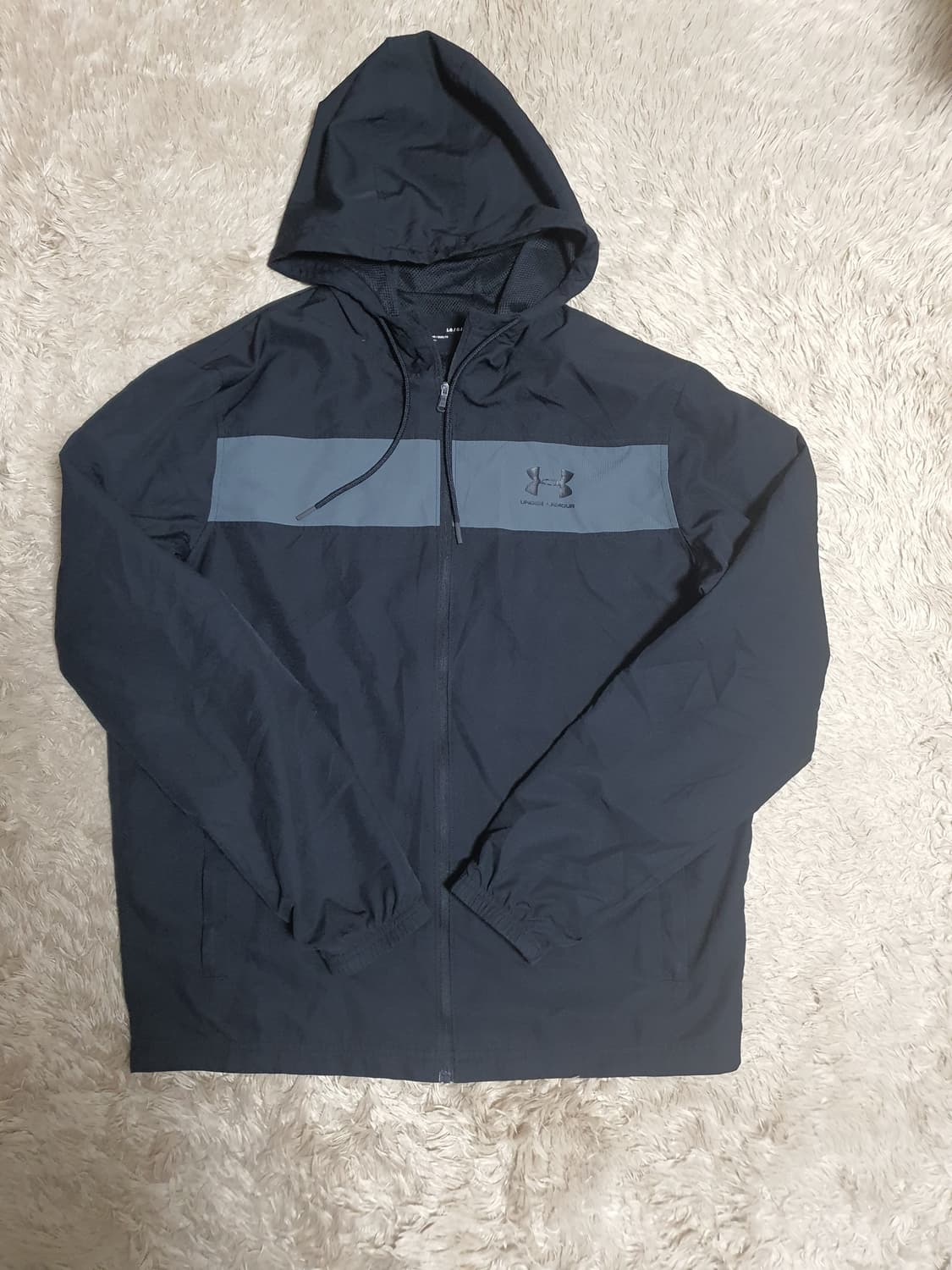 언더아머 바람막이 상태좋고깨끗해요 사이즈 100 상품이미지1