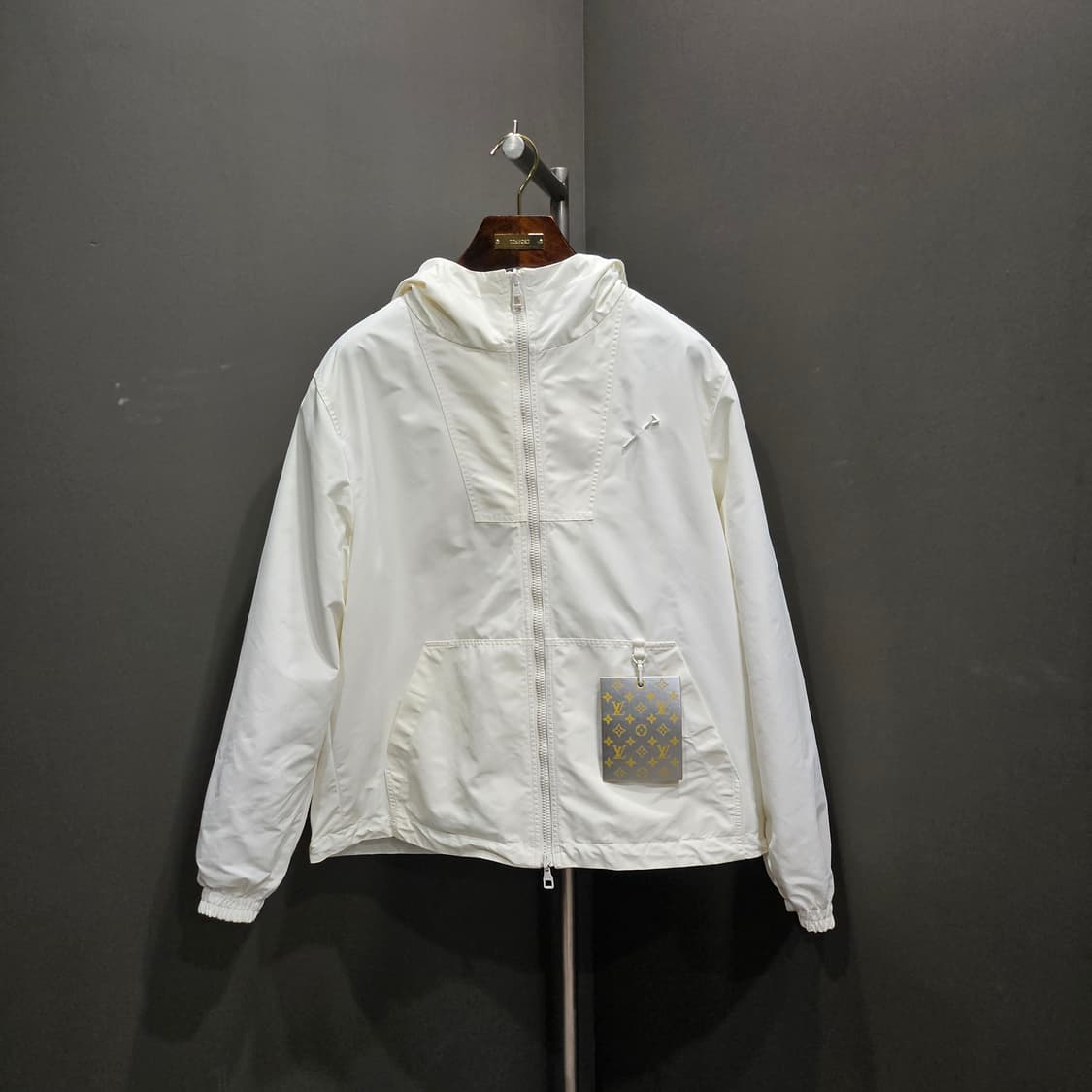 루이비통 모노그램 리버시블 버질아블로 바람막이 후드 자켓 상품이미지3