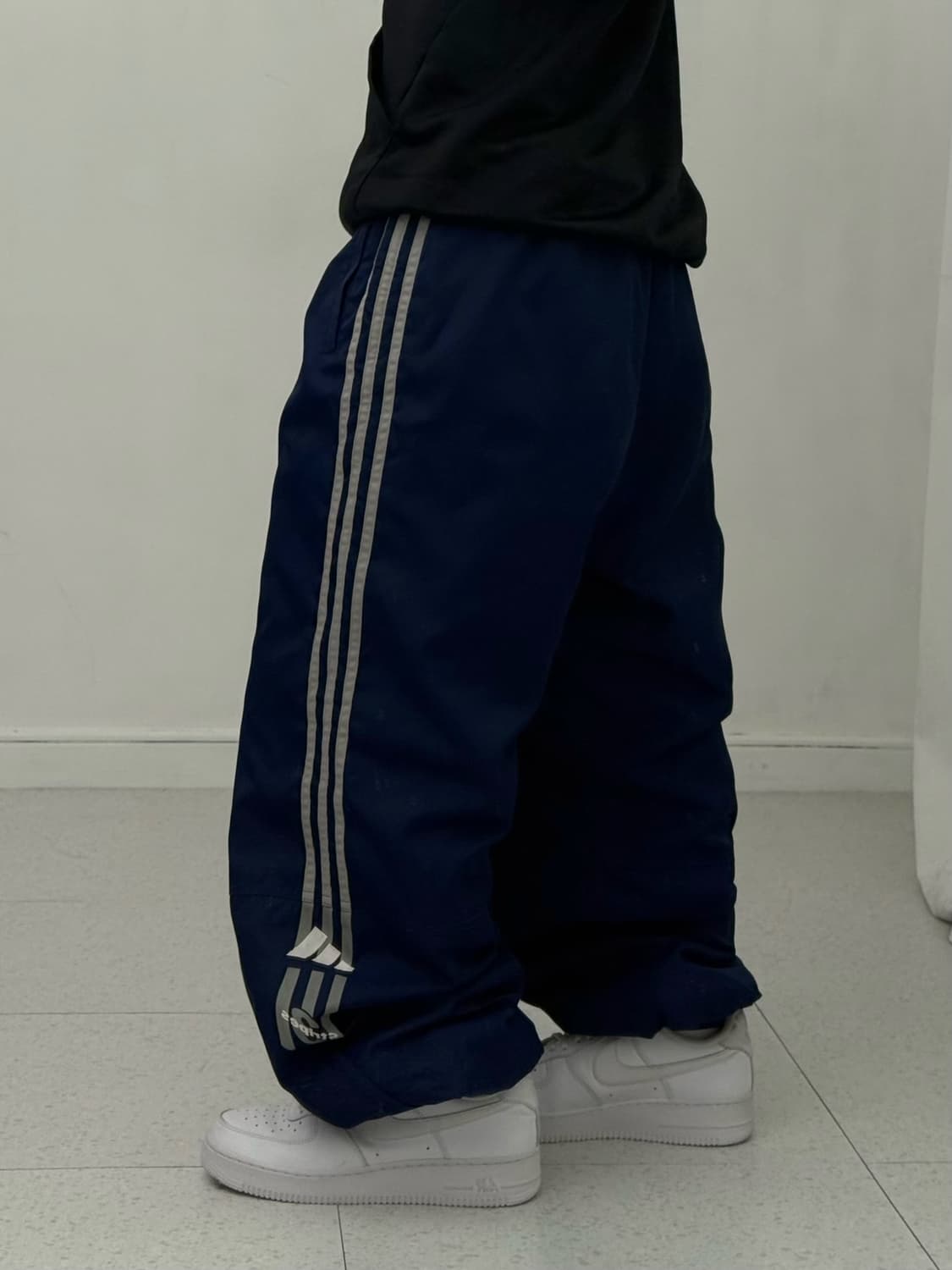 아디다스 네이비 누빔 조거팬츠 상품이미지3