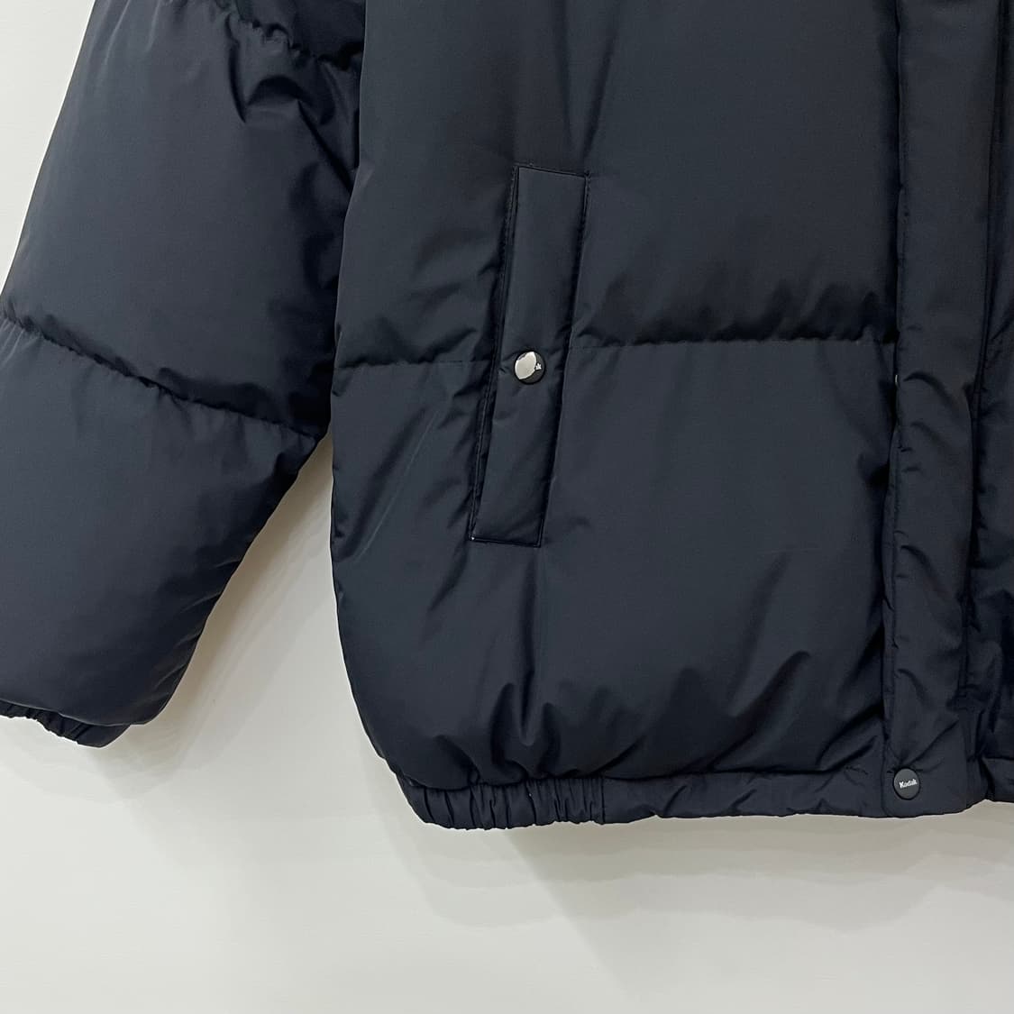 코닥 구스다운 블랙 숏패딩 자켓 상품이미지5