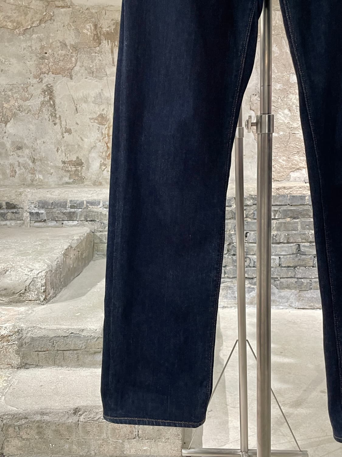 프라다 진청 이지 핏 버튼 플라이 데님 팬츠 상품이미지4