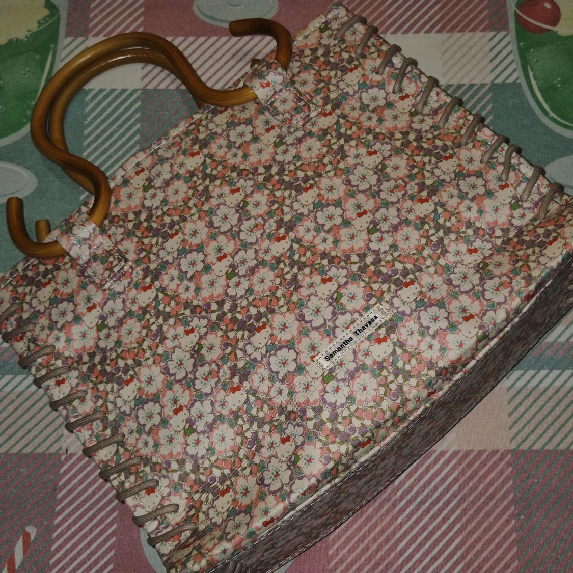 10s 사만사타바사 x 헬로키티 플로랄 뱀부 핸드백 상품이미지9