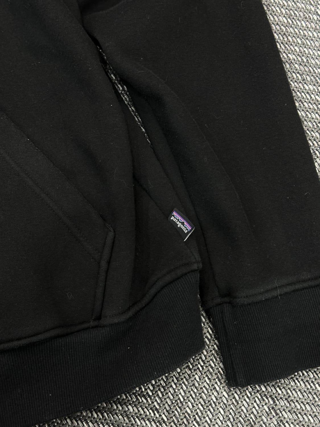 파타고니아 후드티 블랙 상품이미지4