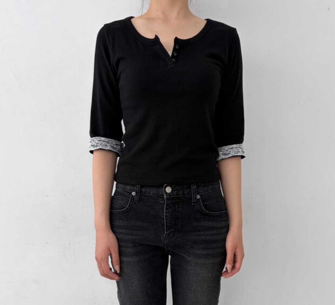 Wsc archive Lace hidden button Tee  상품이미지1