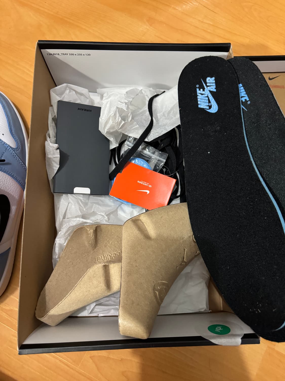 조던1 하이 유니버시티블루 300 상품이미지6