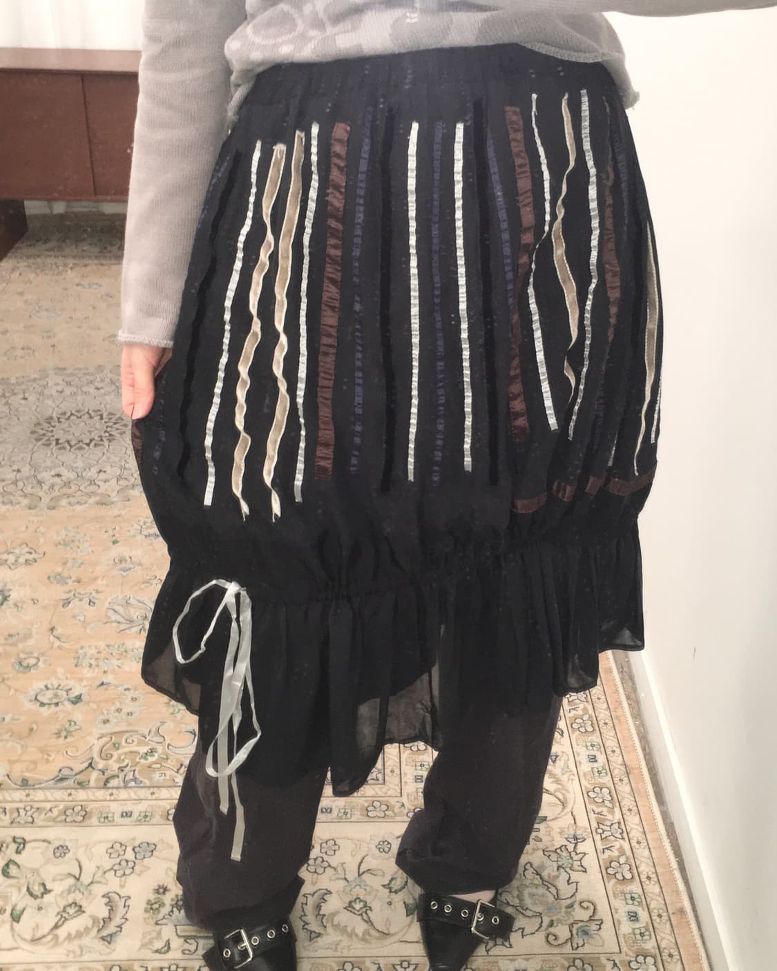 블랙 패턴 미디 스커트 상품이미지3