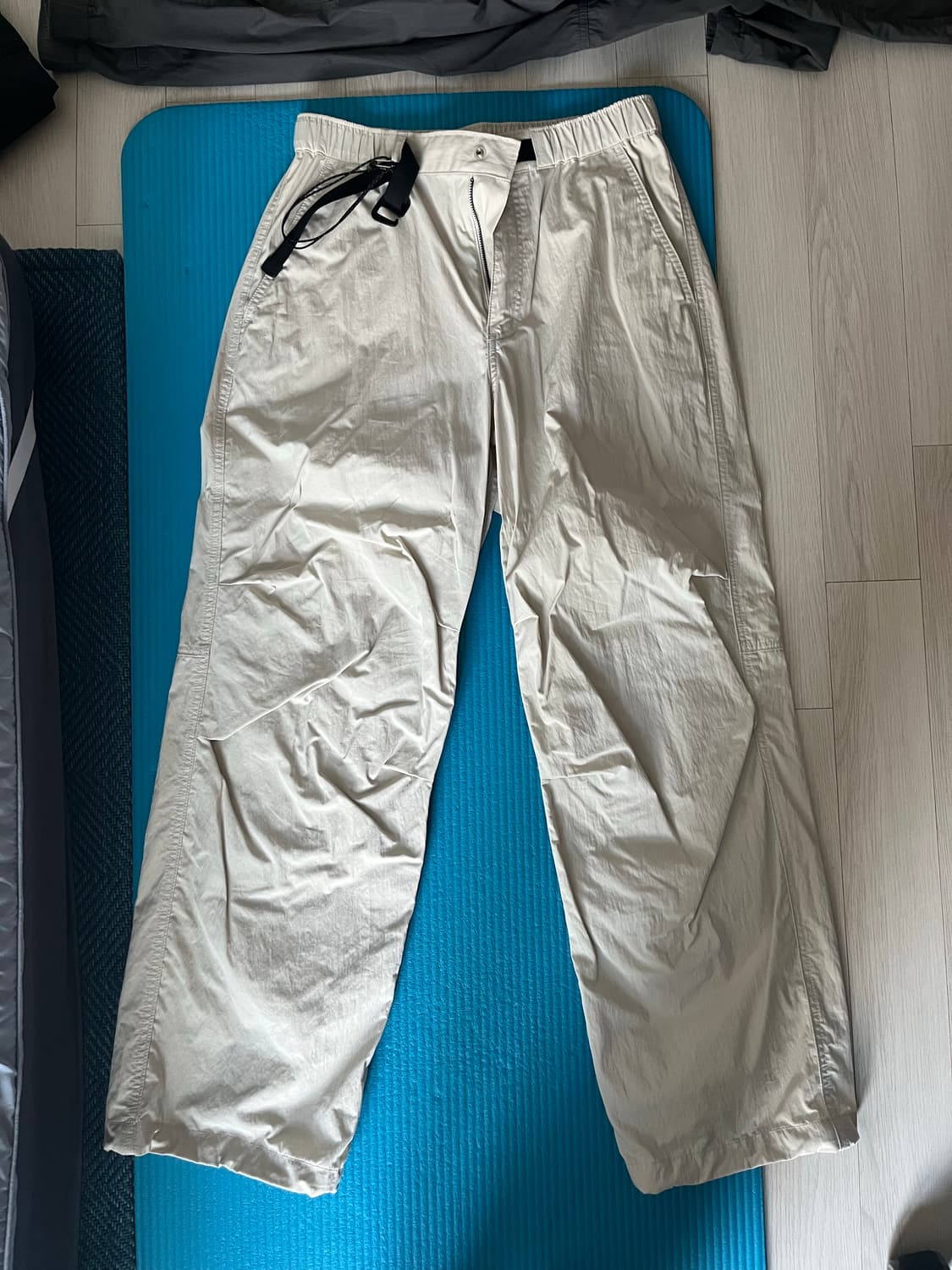 무탠다드 시티레저 와이드 파라슈트 팬츠30 상품이미지1