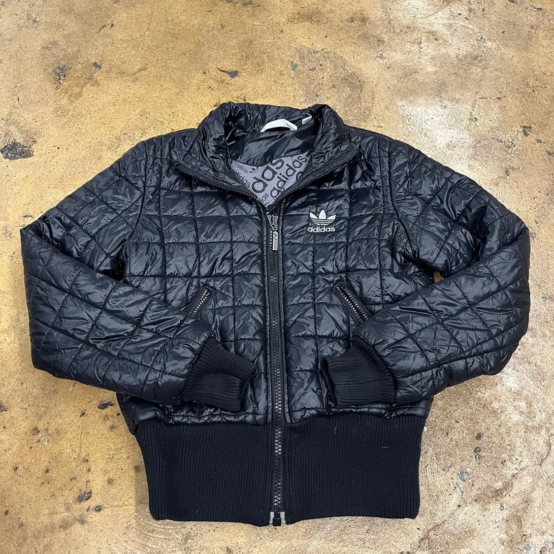 아디다스 블랙 경량 블랙 실버 숏패딩 90 상품이미지2