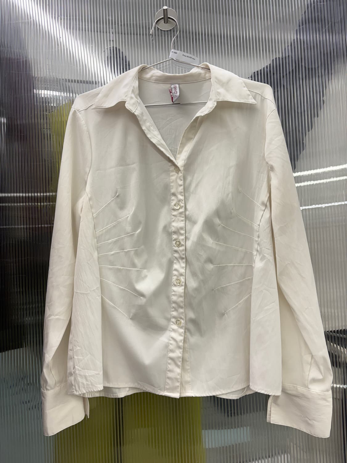 웨이스트 턱 화이트 셔츠 상품이미지1