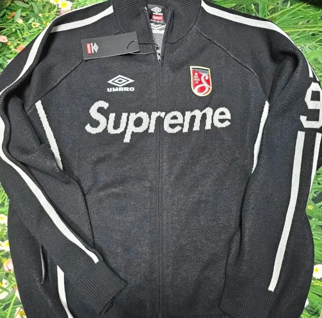 슈프림 엄브로 니트집업 상품이미지1