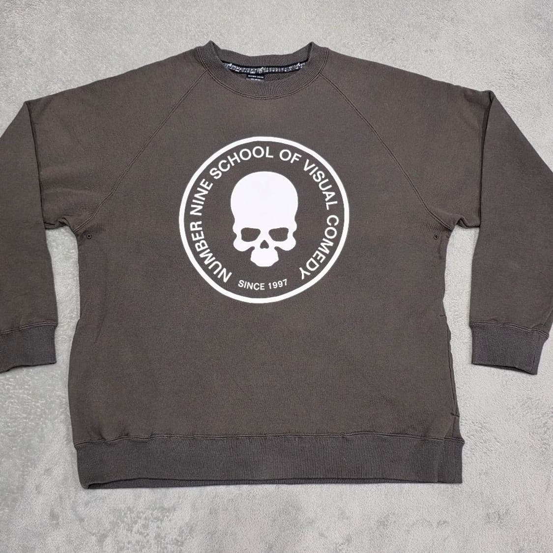 01AW 넘버나인 스쿨 오브 비주얼 코미디 스컬 맨투맨 상품이미지1