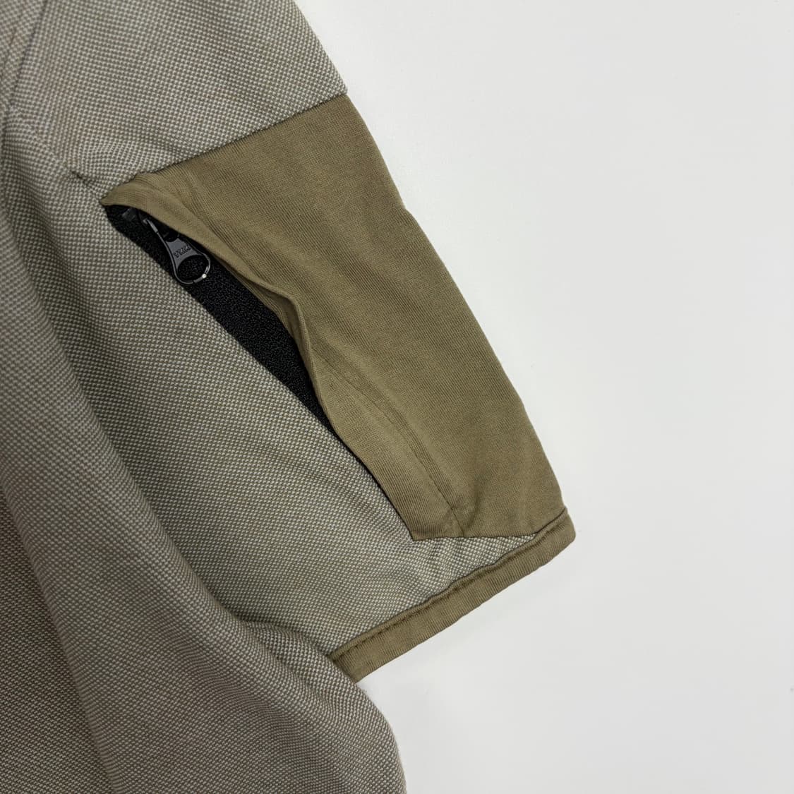 cp company 씨피컴퍼니 tacting 지퍼 포인트 반팔티셔츠 상품이미지4