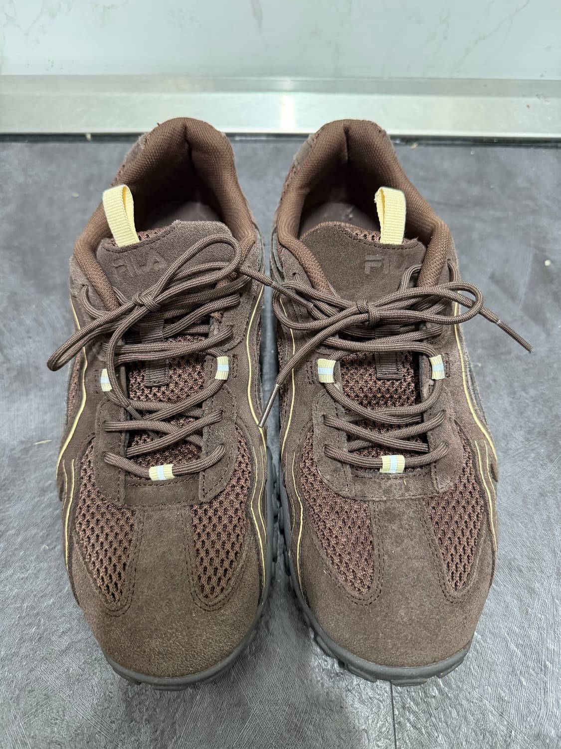 휠라 에샤페 초코 운동화 260 상품이미지1