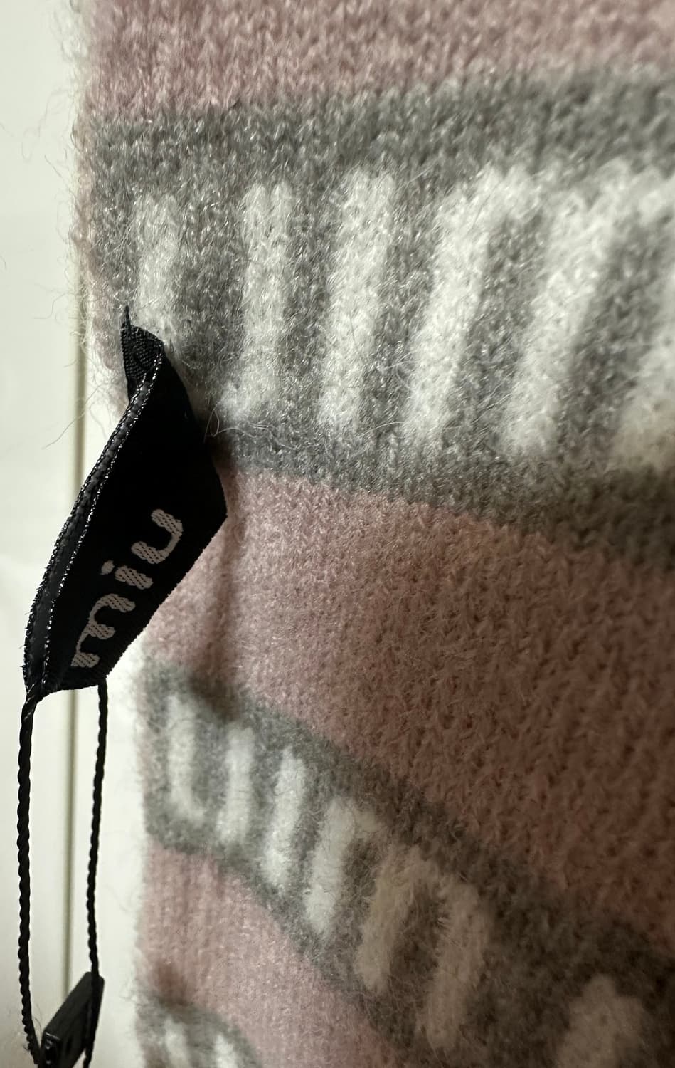 미우미우 로고 스트라이프울 머플러 상품이미지7