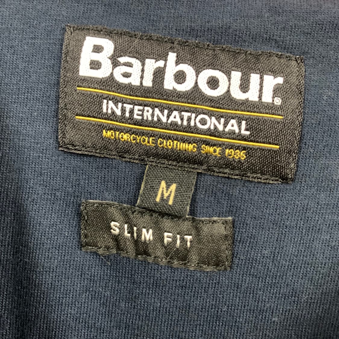 M 바버 인터내셔널 슬림핏 스몰 로고 반팔티 상품이미지4