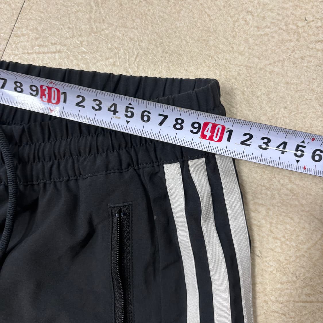 아디다스 이큅먼트 블랙 반바지 상품이미지5