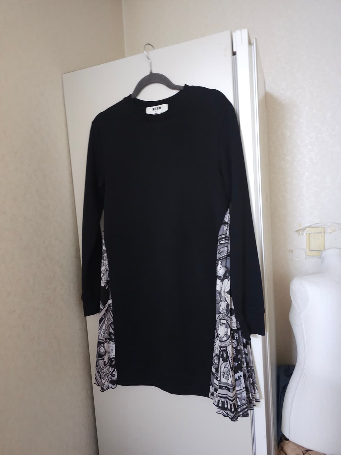 MSGM 블랙 프린트  슬리브 원피스 상품이미지1
