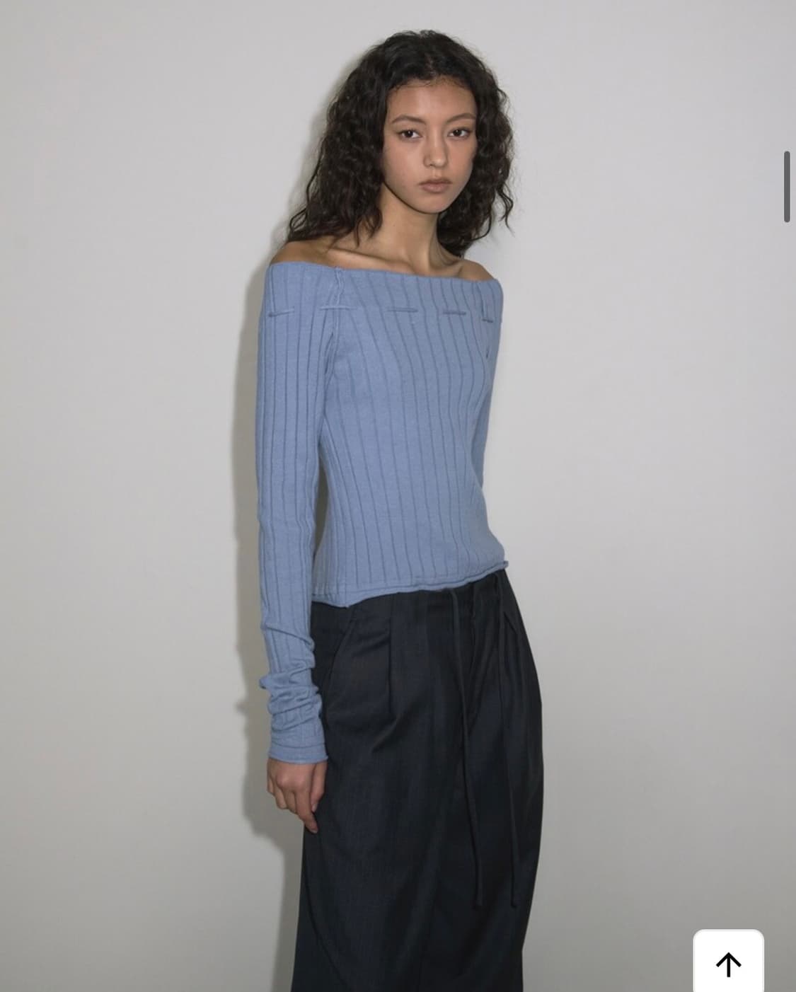 이어닝 WOOL STRIPE PIN-TUCK SLACKS, 차콜  상품이미지3