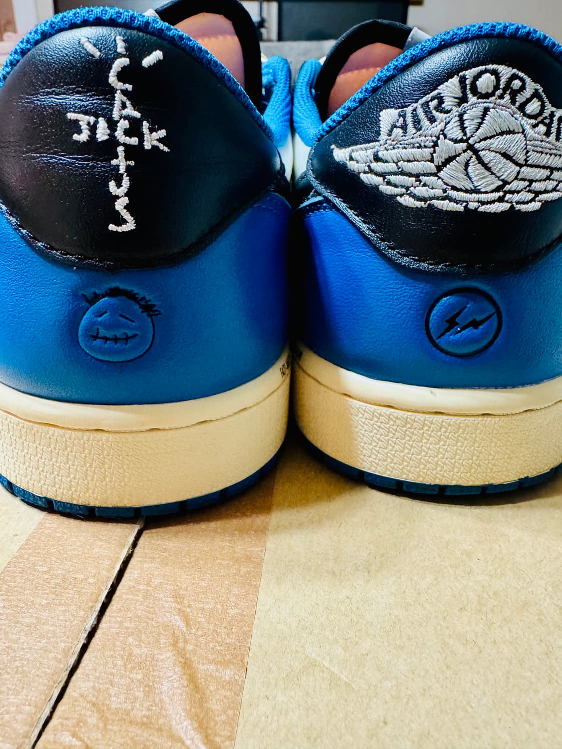 조던 트래비스 스캇 프라그먼트 로우 290 상품이미지5