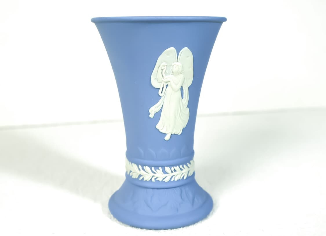 [영국앤틱] 웨지우드 제스퍼웨어 슬림 천사부조 베이스 화병_페일블루 상품이미지4