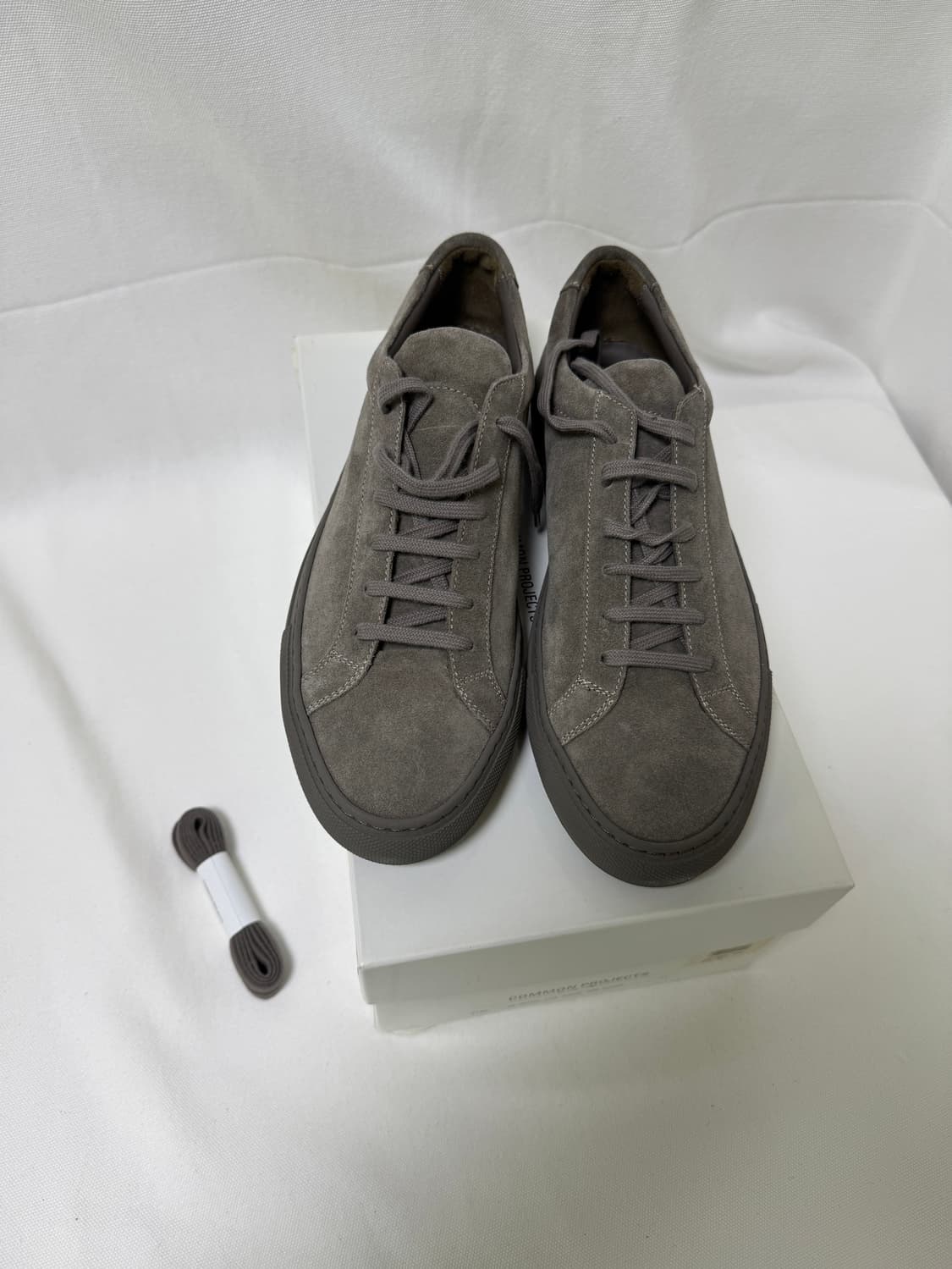 커먼프로젝트 아킬레스 로우 스웨이드 41사이즈  상품이미지1