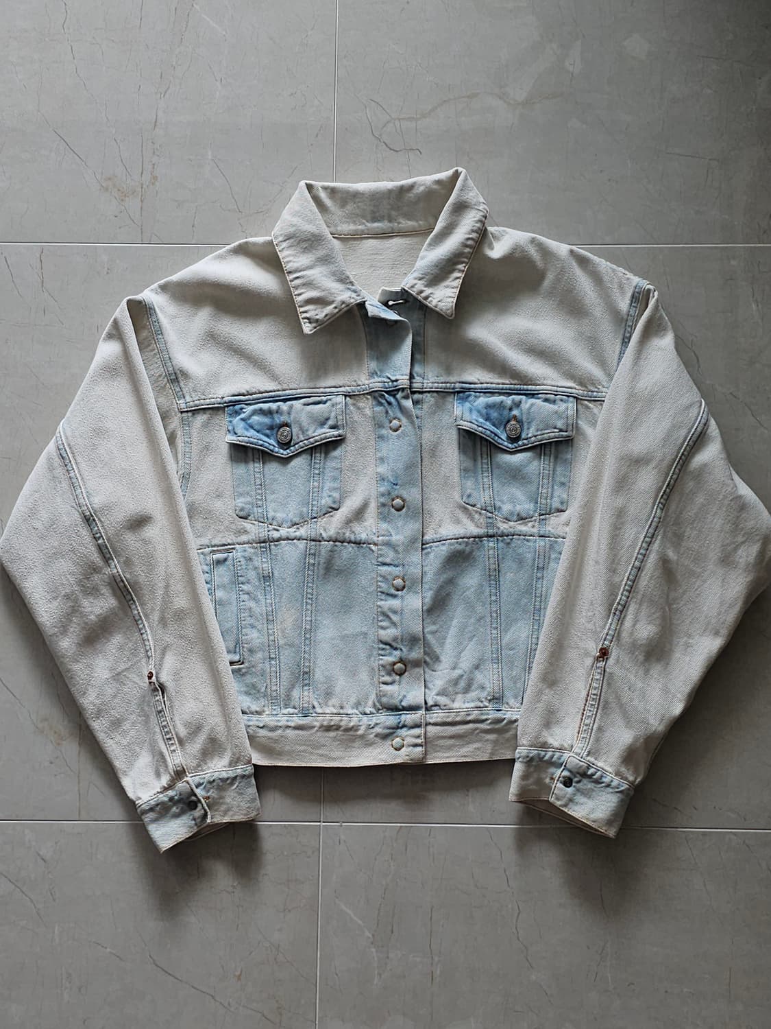 SS19 Margiela mm6 블리치드 리버시블 데님 트러커 자켓 상품이미지2