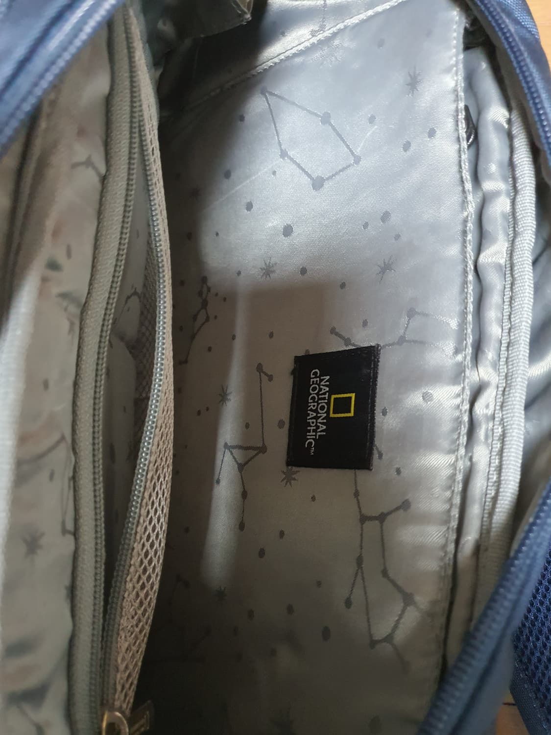 내셔널지오그래픽 슬링백 상품이미지3