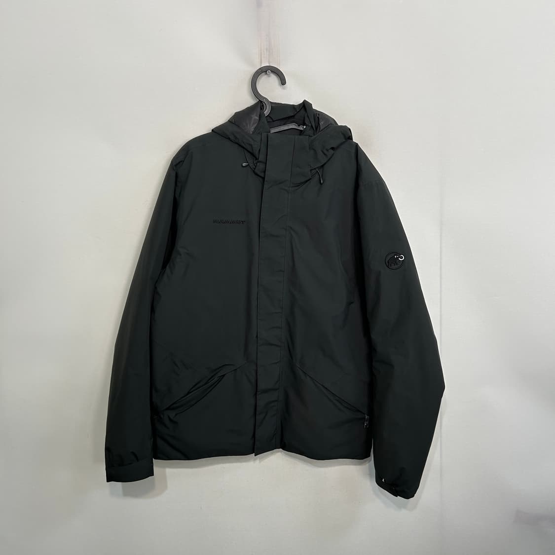 마무트 남성 패딩 L 정품 상품이미지1