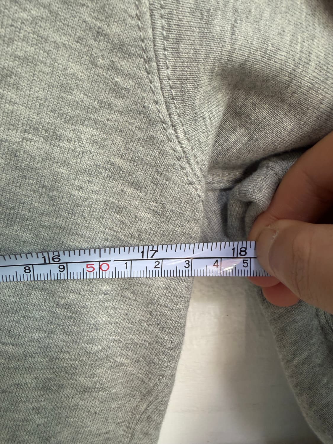 유니클로 UT KAWS 맨투맨 XXL 회색 상품이미지8