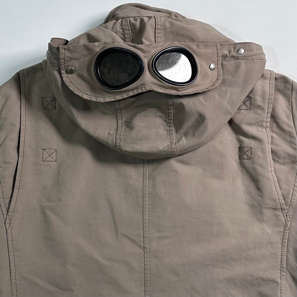 CP컴퍼니 베이지 고글 후드 자켓  상품이미지6