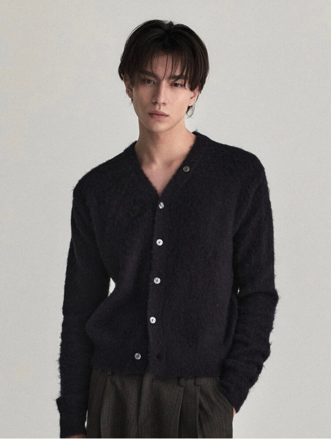 웨이비니스 버튼 포인트 브이넥 가디건 딥 네이비2 상품이미지1