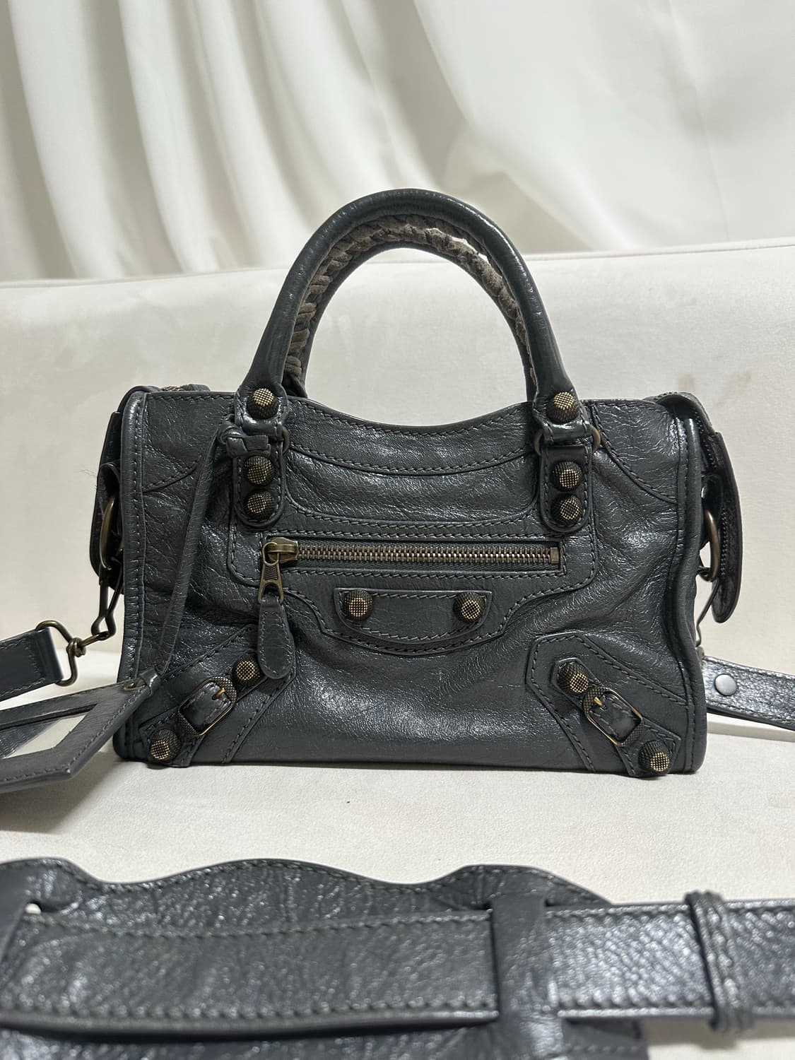 [A+ 정품] 발렌시아가 시티 모터백 미니 그레이 상품이미지1