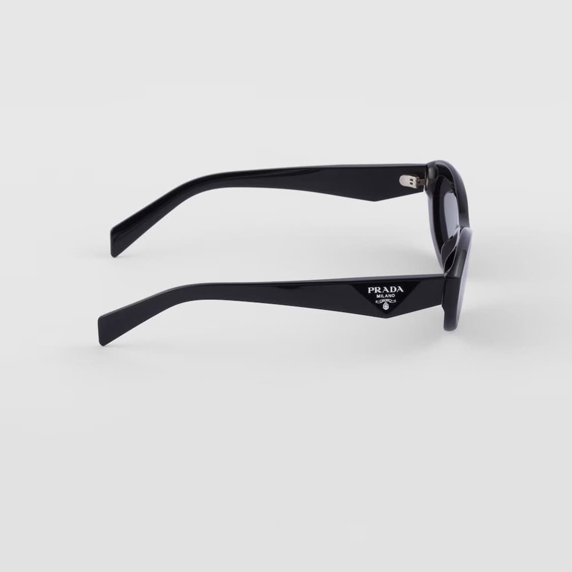 [새제품]프라다 심볼 선글라스 슬레이트 그레이 렌즈 상품이미지1
