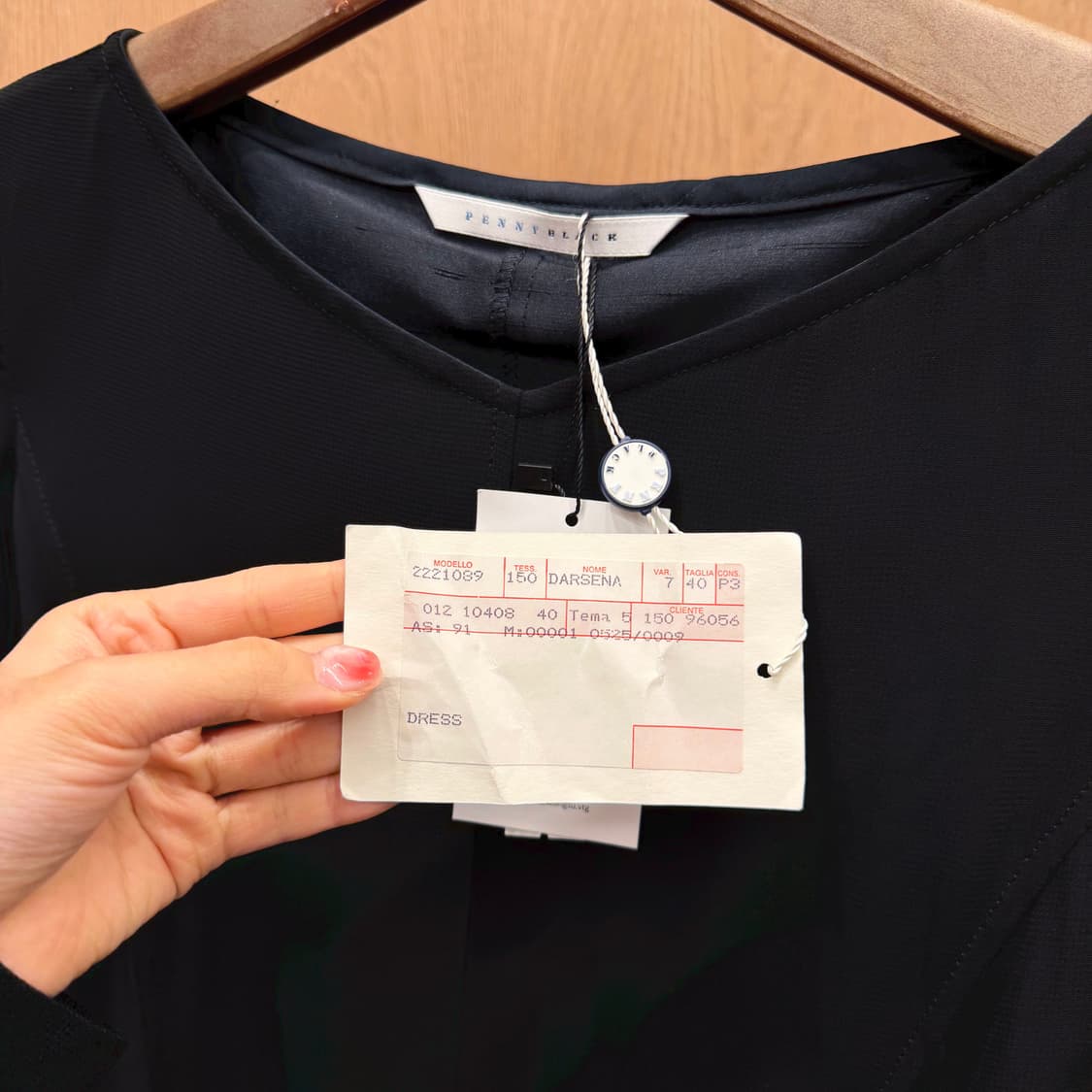 막스마라 페니블랙 브이넥 미디 원피스 시어 슬리브 쉬폰 배색 디테일 블랙 상품이미지7