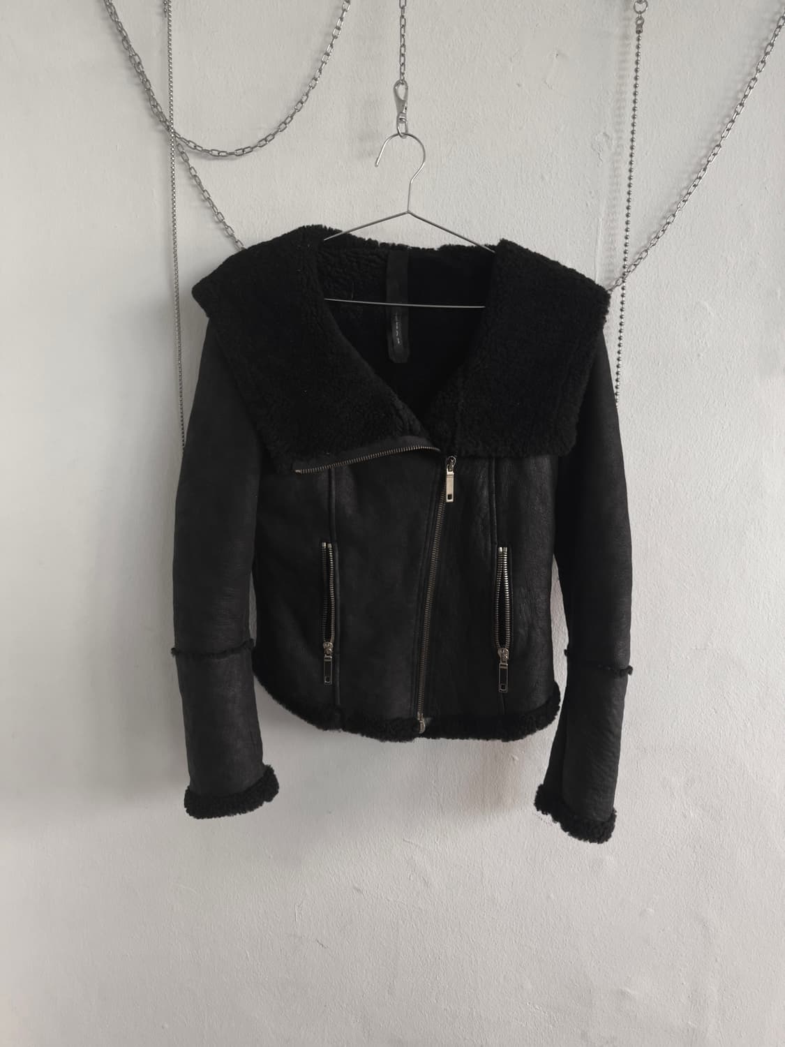 tenax italy 사선지퍼 후드 하이넥 드레이프 무스탕 상품이미지4