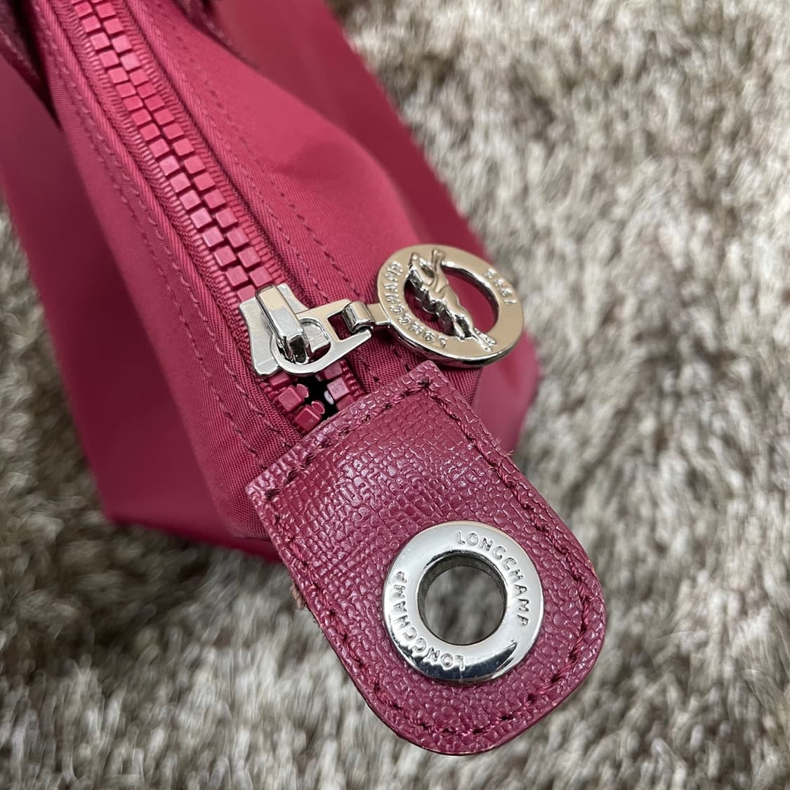 롱샴 Longchamp 르 플리아쥬 네오 버건디 토트백 M  상품이미지10