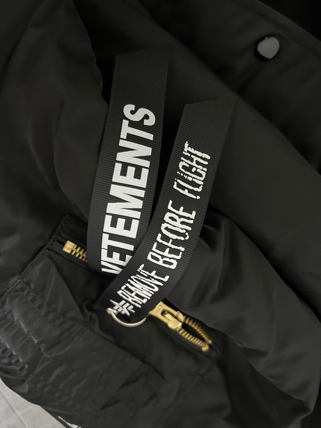 [S] 베트멍 알파인더스트리 후드 봄버 마원 자켓 블랙 상품이미지3