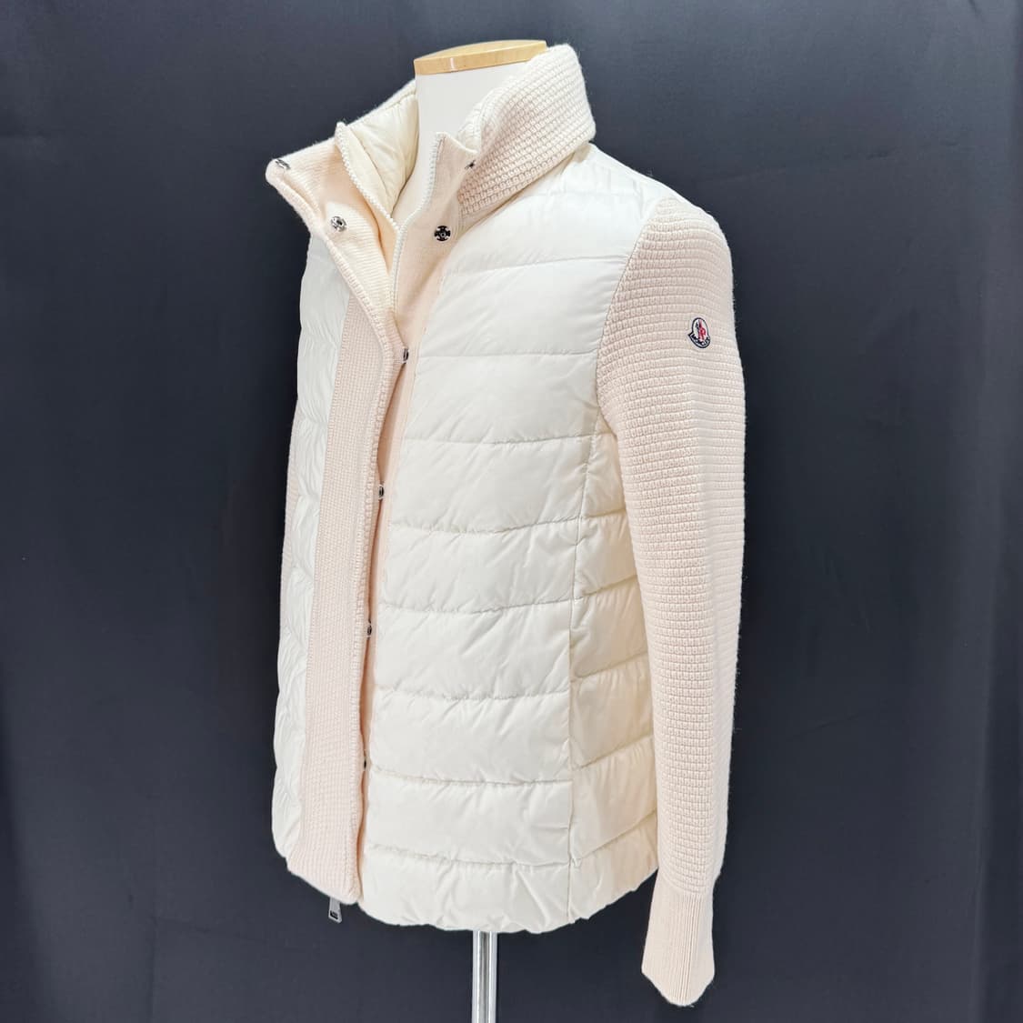 [M사이즈] 몽클레어 트리콧 여성 니트패딩 아이보리 상품이미지2