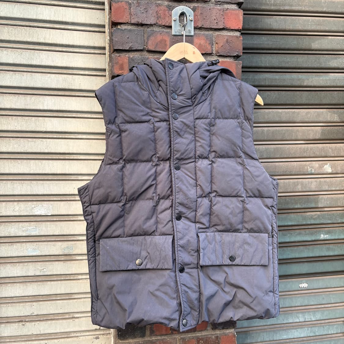 씨피컴퍼니 덕다운 다크네이비 가먼트 다잉 고글 패디드 베스트 상품이미지4