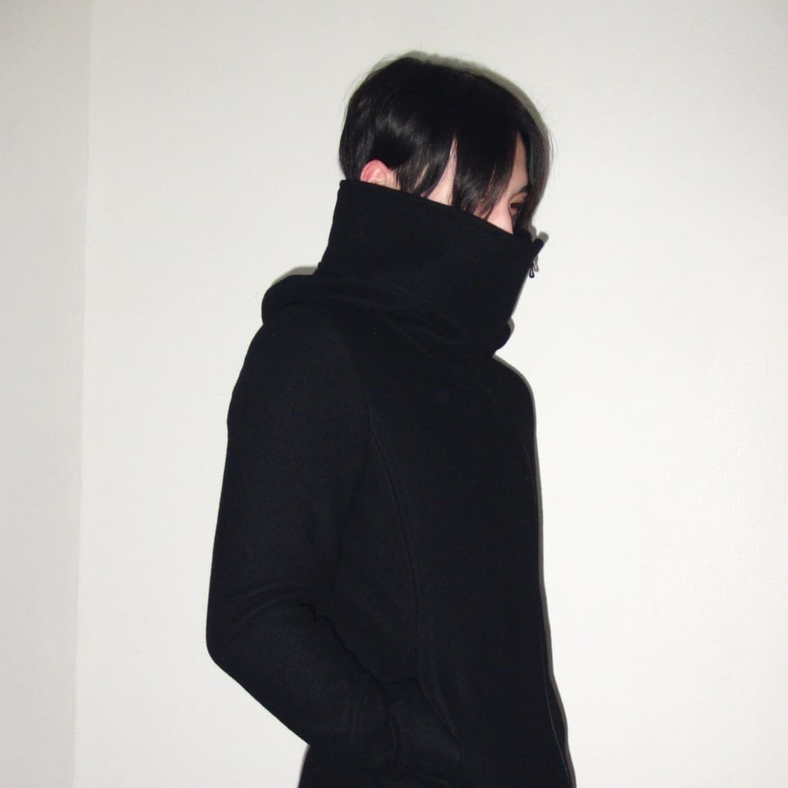 어태치먼트 비대칭 하이넥 후드 자켓 상품이미지3