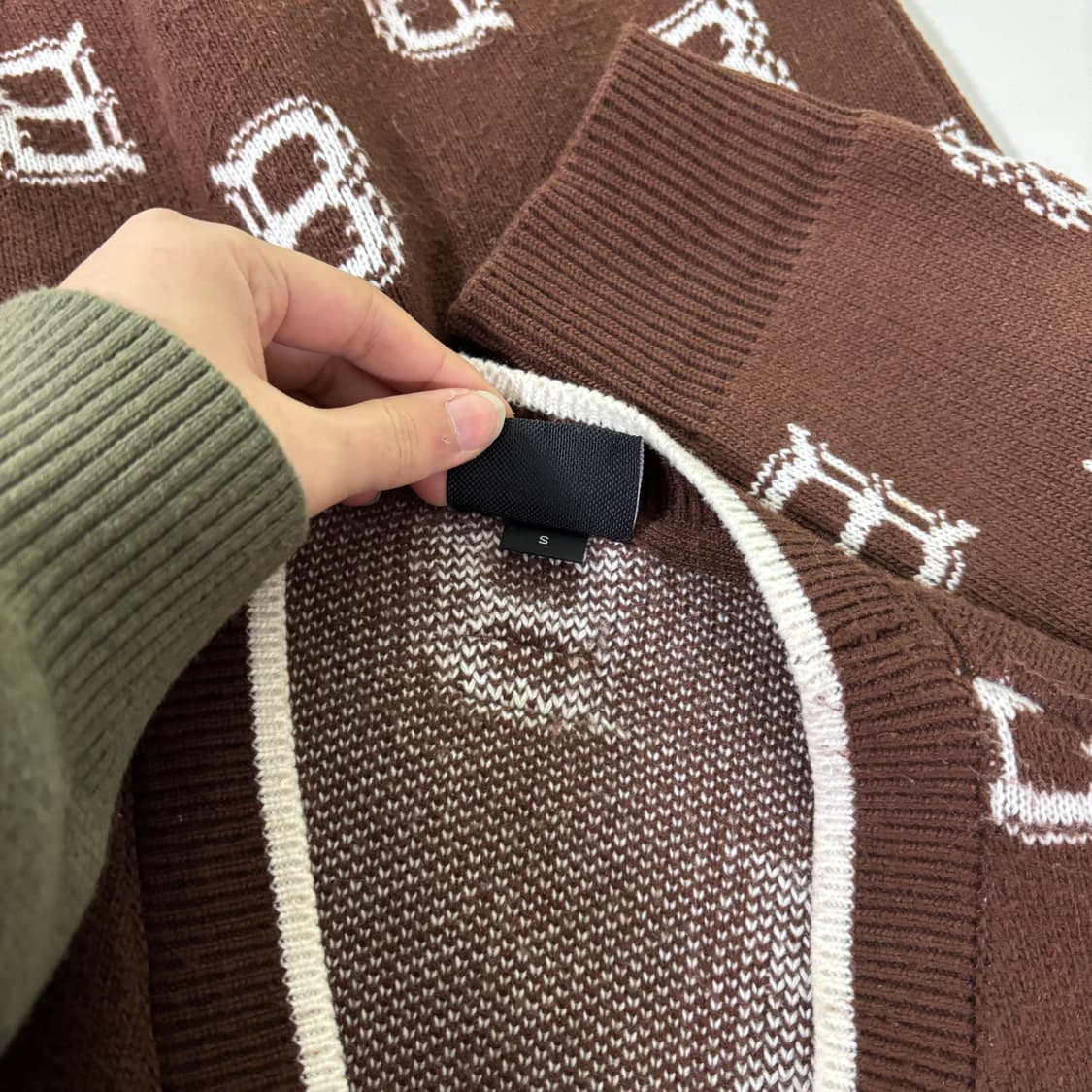 S 95 MLB 브라운 패턴 가디건 상품이미지4