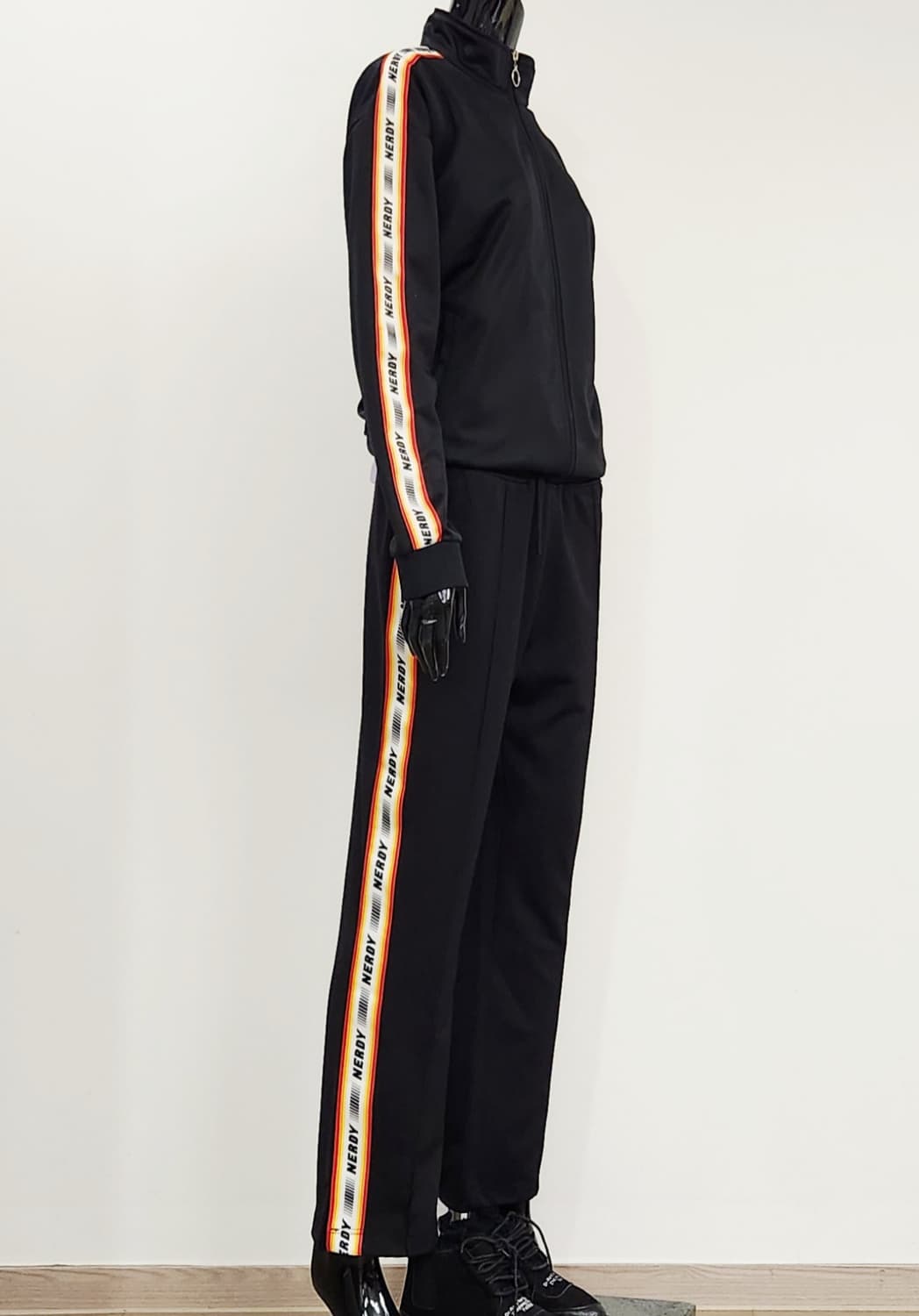 널디 블랙 트레이닝세트  상품이미지3